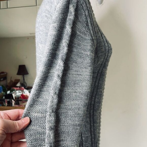 J&H Sweater Cardigan Size XS/Small, 1 button closure Grey - Picture 8 of 17